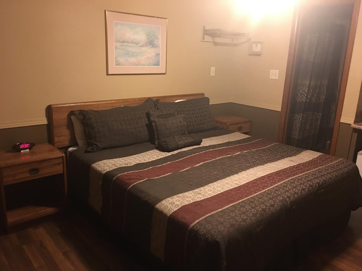 נורת' פלאט Blue Spruce Motel מראה חיצוני תמונה