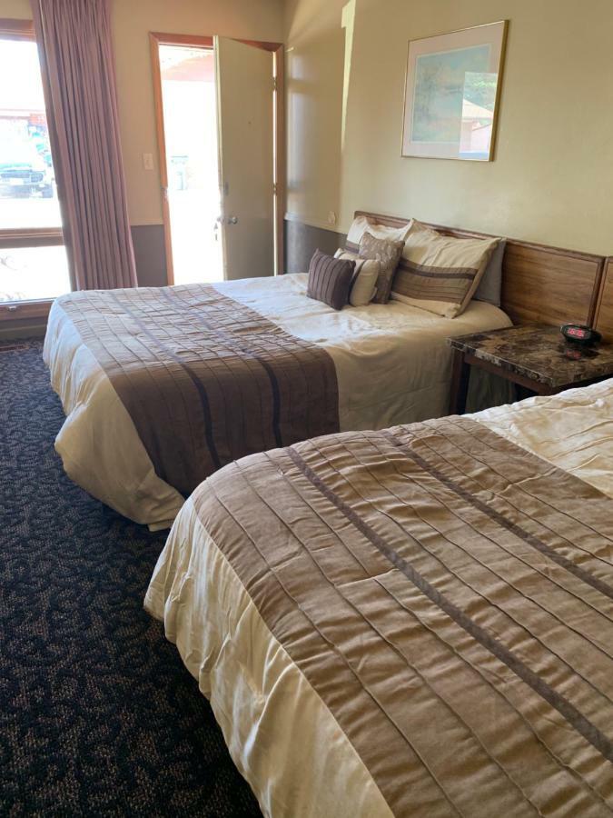 נורת' פלאט Blue Spruce Motel מראה חיצוני תמונה